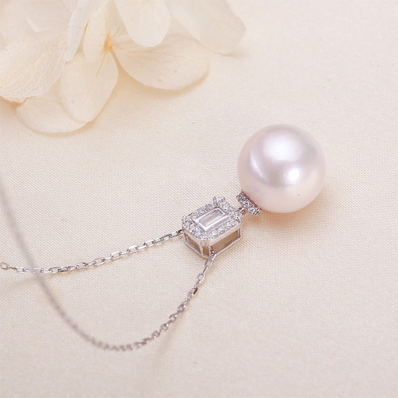 White Perfect Circle Freshwater Pearl Necklace