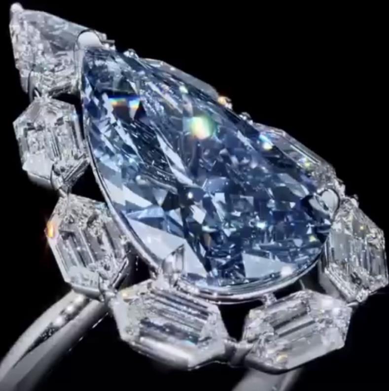Water Drop Ice Flower Cut Synthetic Blue Diamond 925 Silver Bright Blue High Carbon Diamond Pear-shaped Female Ring