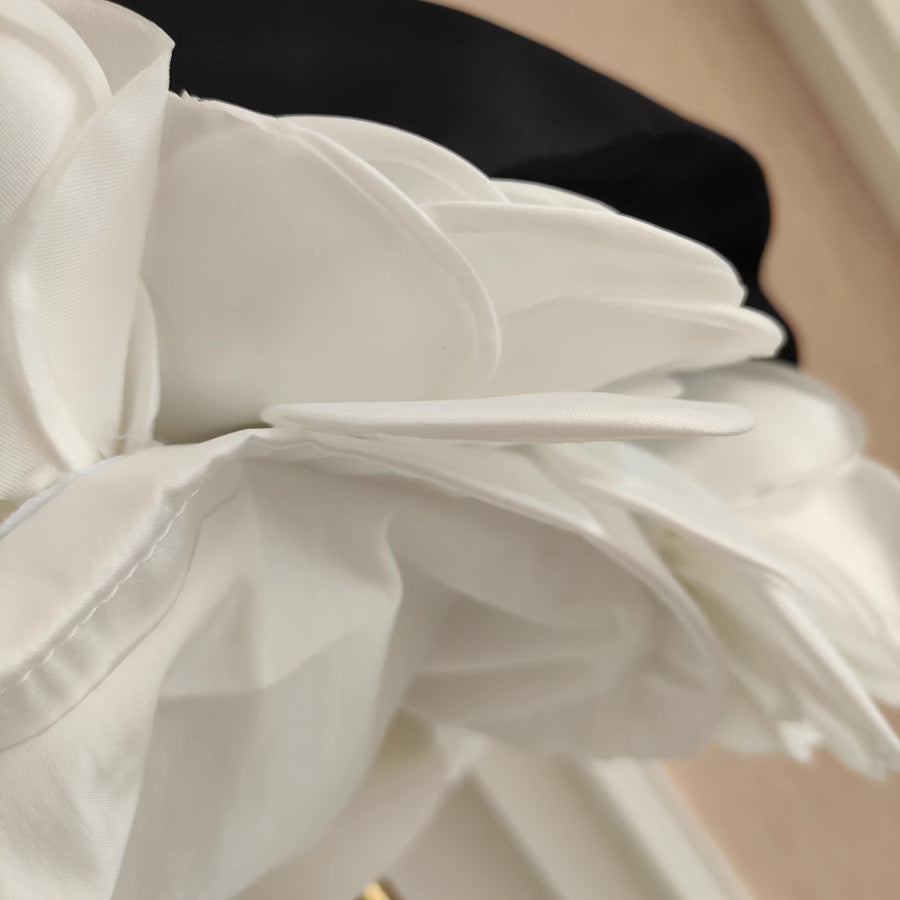French Hepburn Style Black And White Contrast Color Three-dimensional Flower Waist-controlled Slim Fit Slimming Pettiskirt